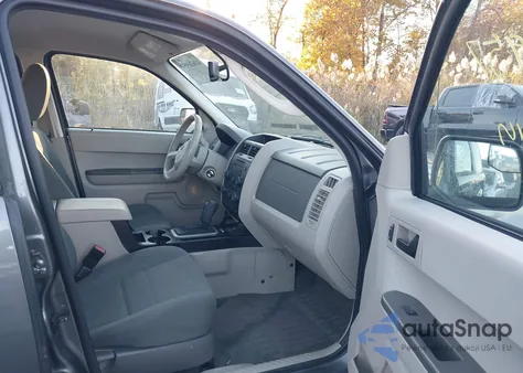 2012 Ford Escape Xls z USA, uszkodzony, nr VIN 1FMCU0C7XCKC74353